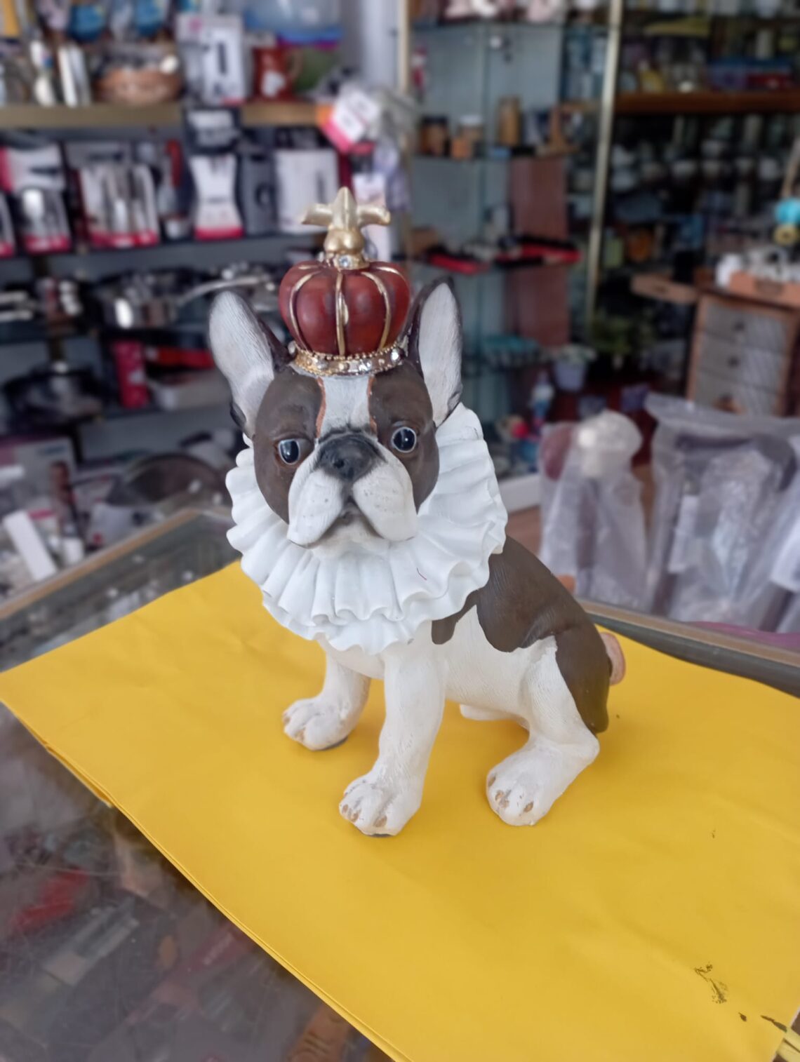 Figuras decorativas en casa aurora