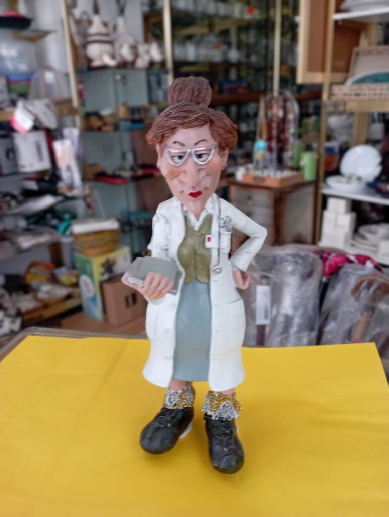 Figuras decorativas en casa aurora